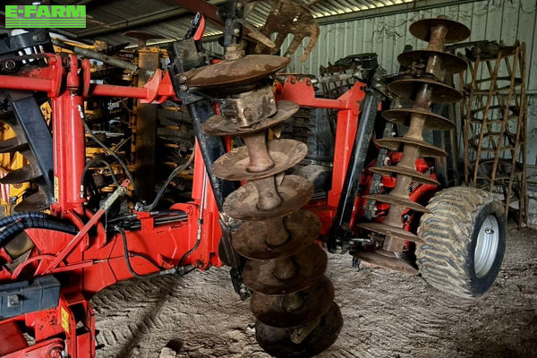 GREGOIRE BESSON acero 32 Disc harrow €14,000