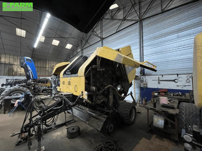 E-FARM: New Holland T 7070 - Baler - id P7GYR2M - €6,900 - Year of construction: 2013 - France