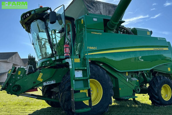 John Deere T 560i Combine harvester €220,000