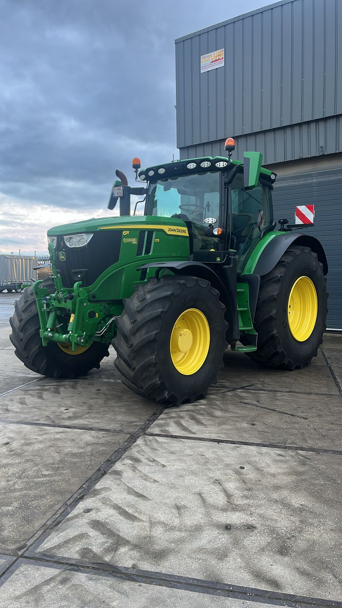 John Deere 6R 175 Tractor €152,000