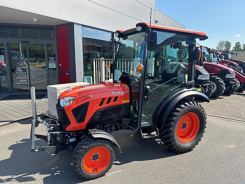 Kubota LX-401 Tractor €32,500