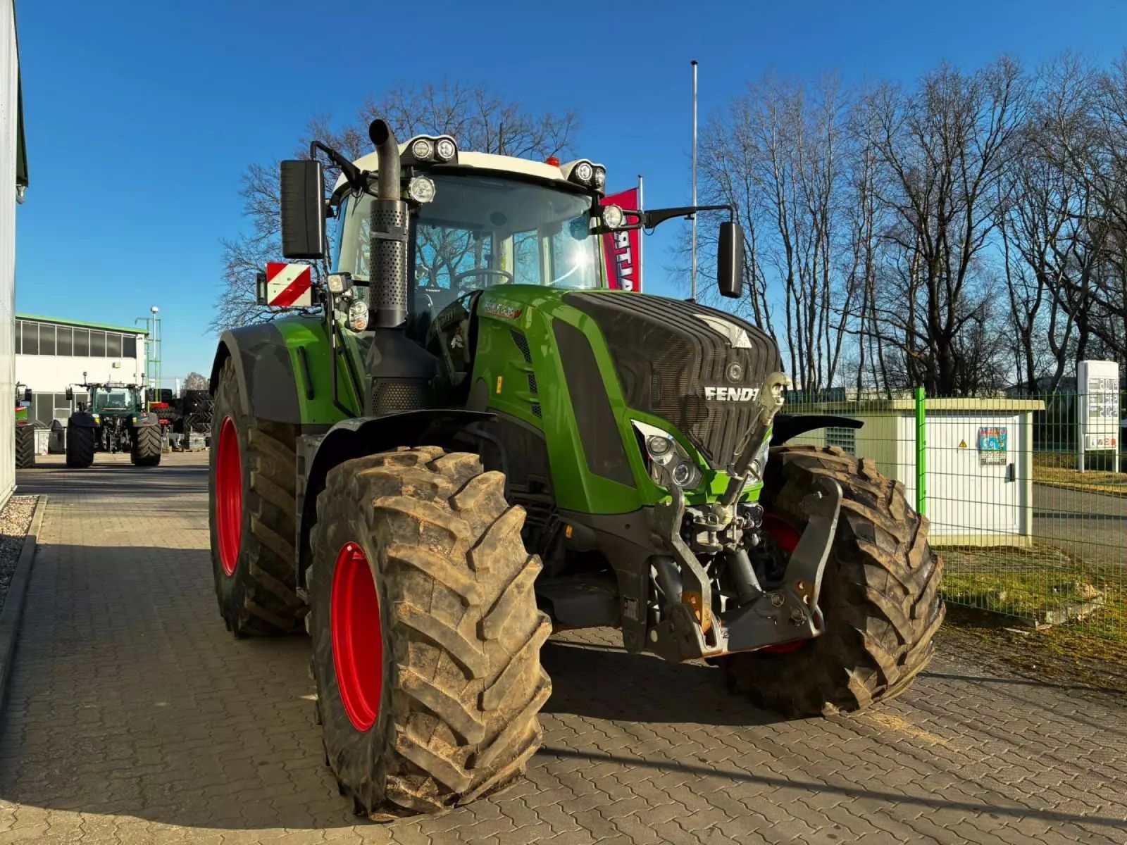 Fendt 828 Vario Profi Plus Tractor €144,000