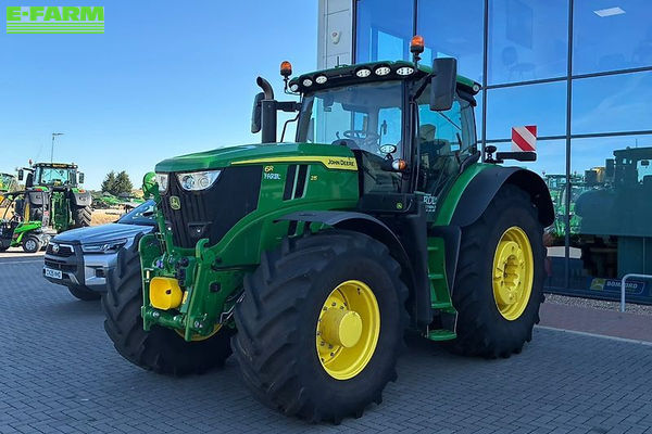 John Deere 6R 215 Tractor €183,014