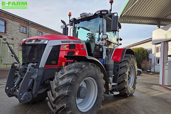 Massey Ferguson 8S.265 Tractor €155,000