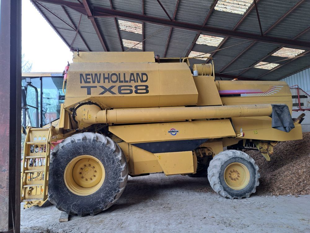 New Holland TX 68 Combine harvester €26,000