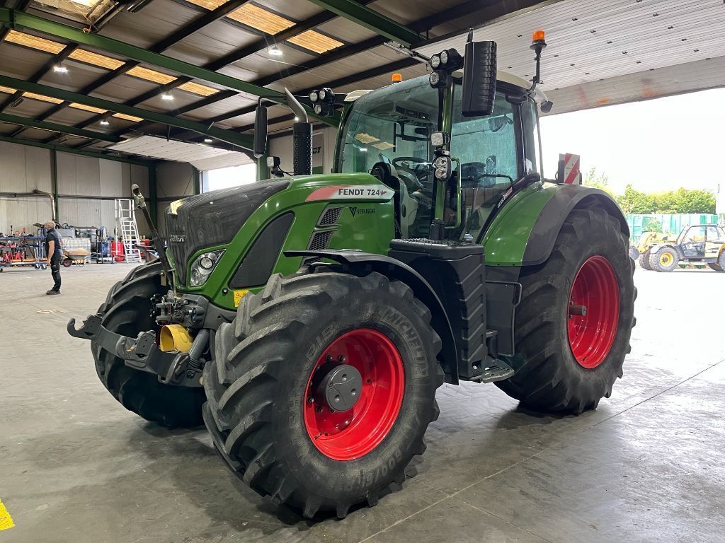 Fendt 724 Vario Profi Plus Tractor €130,000