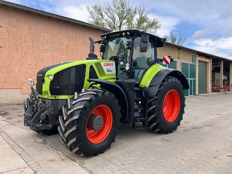 Claas Axion 920 Tractor €89,000