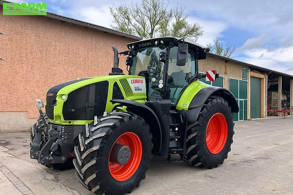 Claas Axion 920 Tractor €89,000