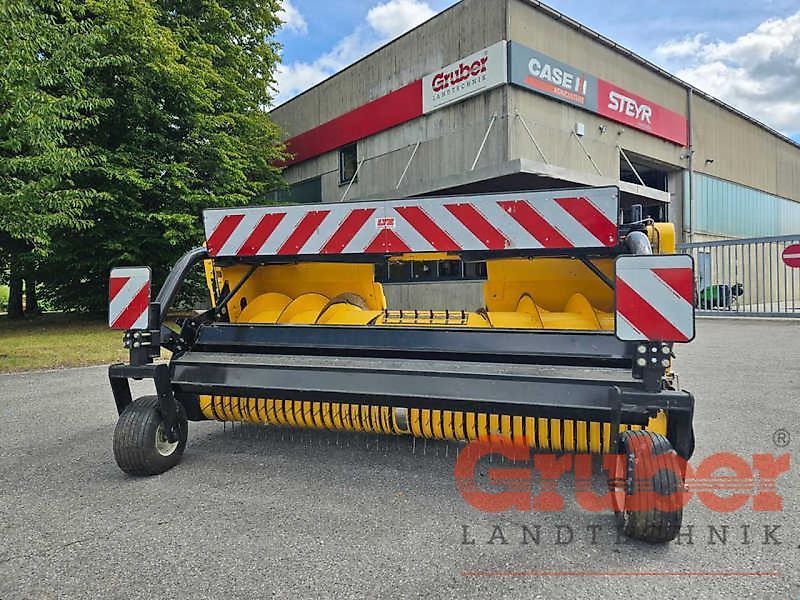 New Holland 300 FP HP Fingers Header €15,250