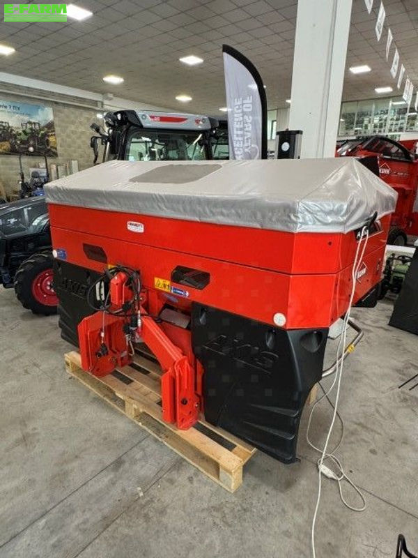 Kuhn axis 40.2 m-emc-w vs pro isobus Fertiliser spreader €21,500