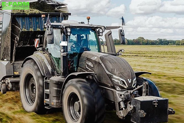 Valtra Q 265 Tractor €168,500