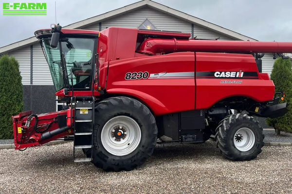 Case IH Axial-Flow 8230 Комбайн 114 843 €