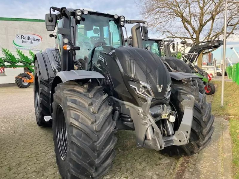 Valtra T 215 A Tractor 165.000 EUR