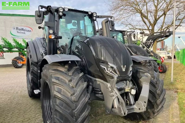 Valtra T 215 A Tractor 165.000 EUR