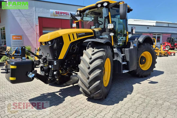 JCB Fastrac 4220 iCON Tractor €210,000