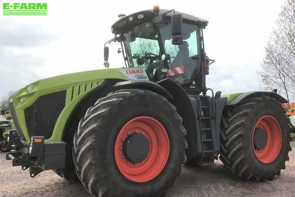 Claas Xerion 4200 Trac Tractor €218,500