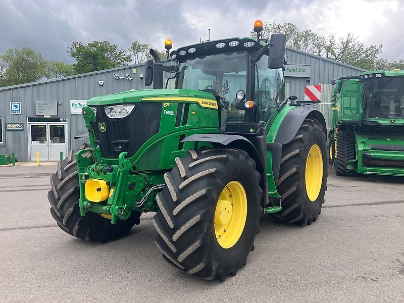 John Deere 6R 215 Tractor €145,992
