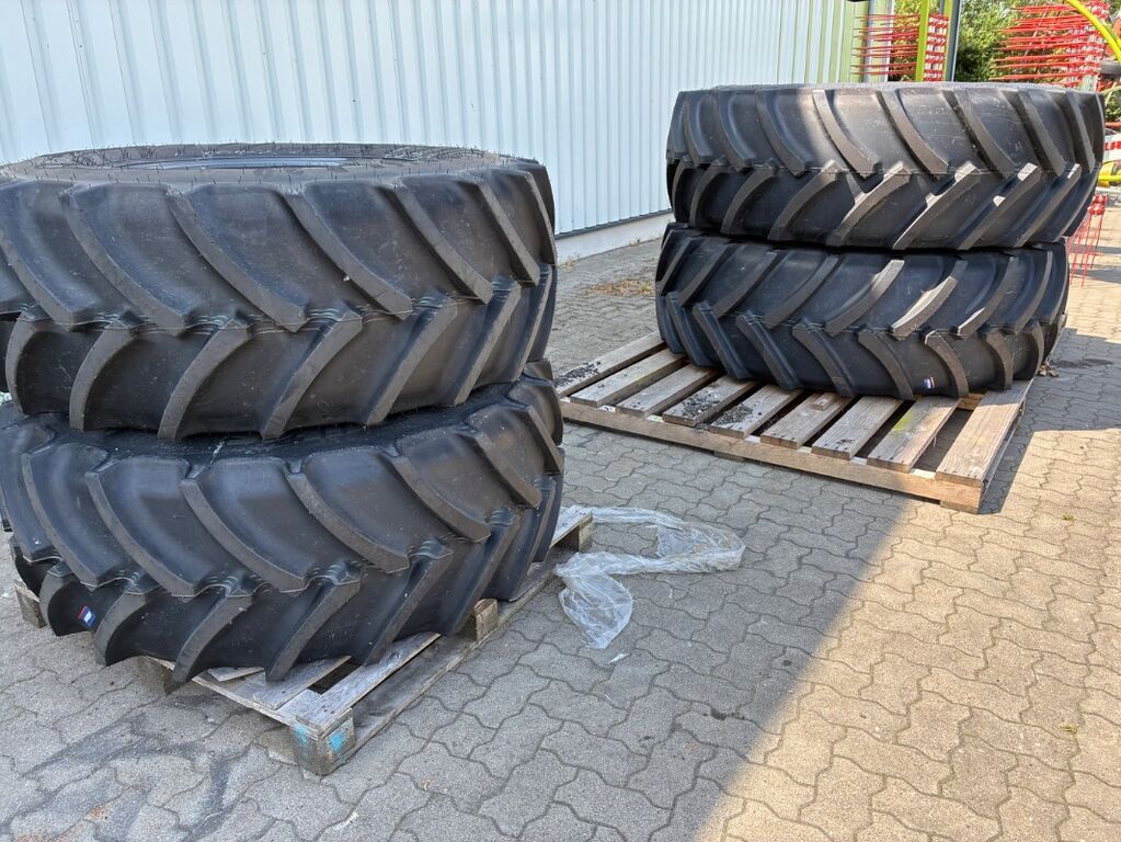 Mitas 650/65 r42 / 540/65 r30 (grau) Wheel and track €8,500