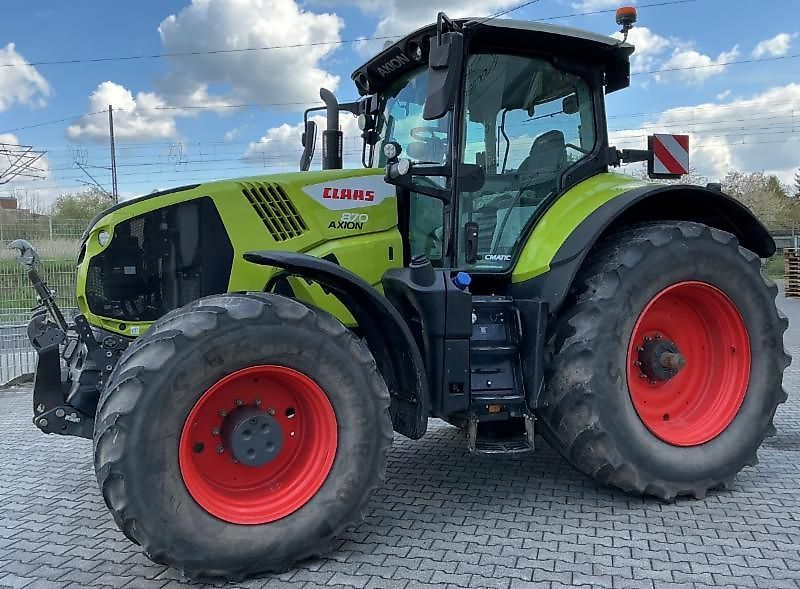 Claas Axion 870 CMATIC Tractor €155,000