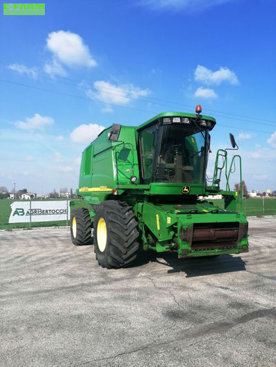 E-FARM: John Deere 9780 CTS - Combine harvester - id WUKHKUI - €45,000 - Year of construction: 2005 - Engine hours: 4,129,Engine power (HP): 304,Italy