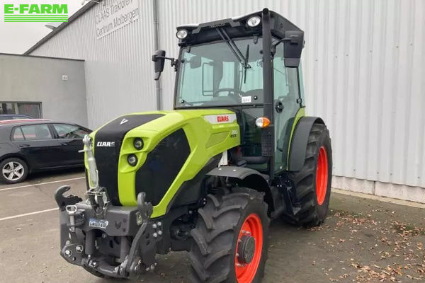 Claas nexos 260 l Tractor €63,500