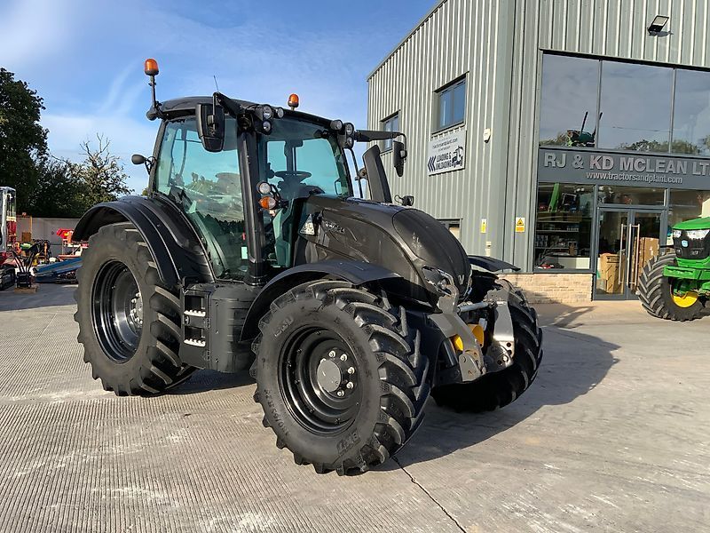Valtra N 135 Tractor €79,753