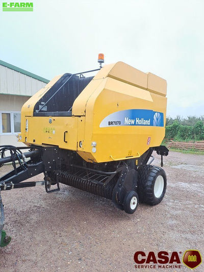 E-FARM: New Holland T 7070 - Baler - id XGYLRUH - €6,000 - Year of construction: 2008 - France
