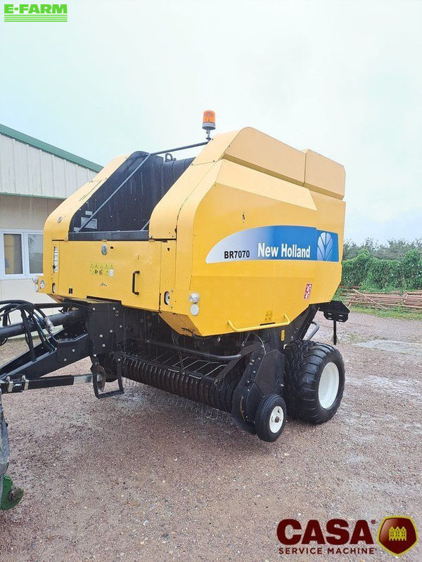 New Holland T 7070 Baler €6,000