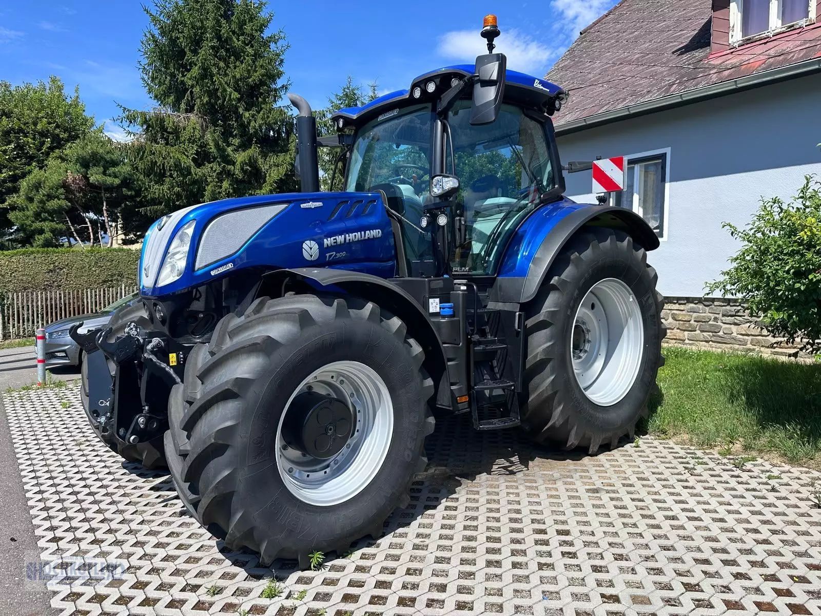 New Holland T7.300 Tractor €182,500