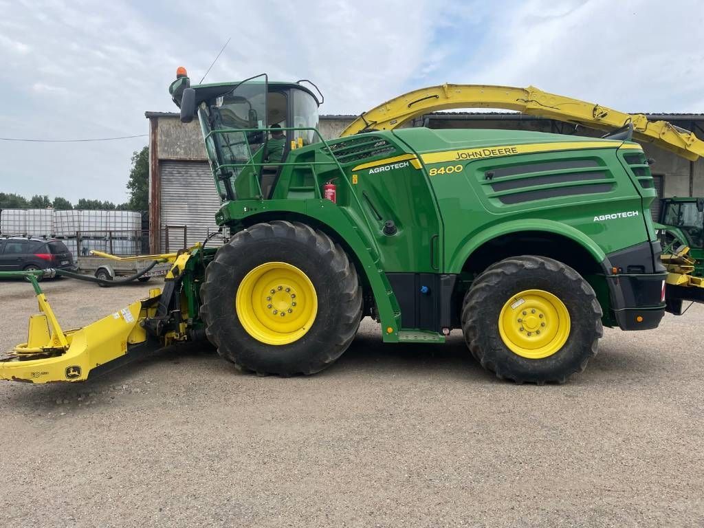 John Deere 8400 Самоходный кормоуборочный комбайн 160 000 €