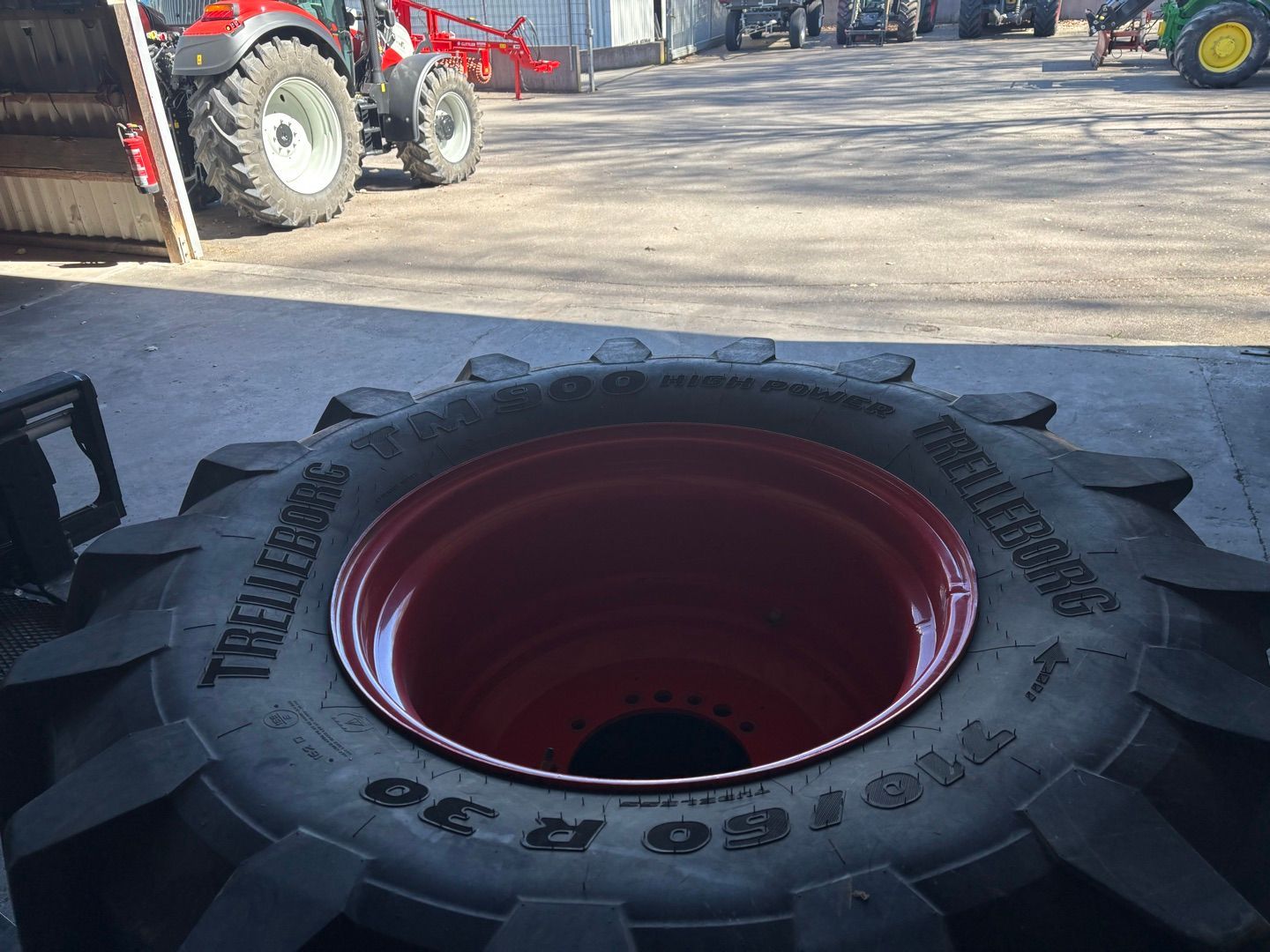 TRELLEBORG TM 900 Wheel and track €4,400