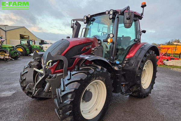 Valtra N 135 Tractor €78,000