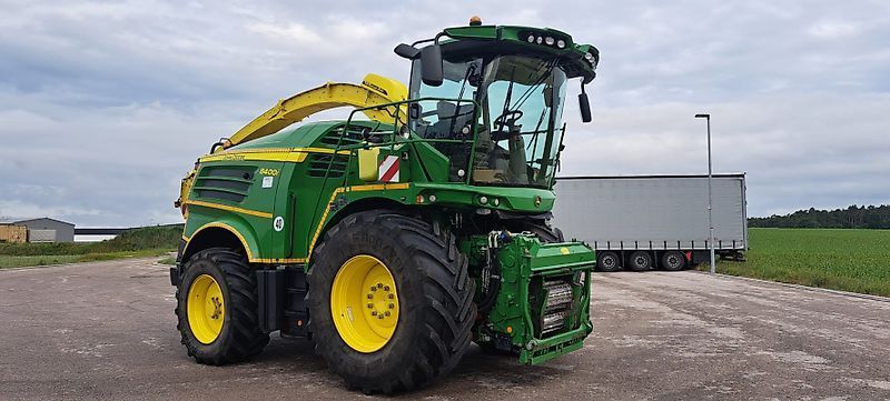 John Deere 8400 Самоходный кормоуборочный комбайн 155 000 €