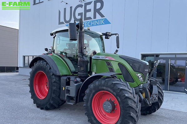 Fendt 724 Vario Profi Plus Tractor €123,083