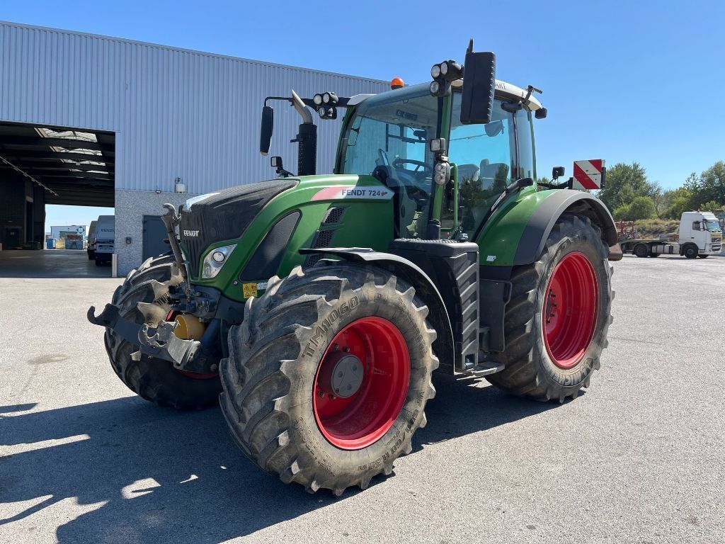 Fendt 724 Vario Profi Plus Tractor €133,000