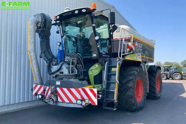 Claas Xerion 4000 Saddle Trac Tractor €89,000
