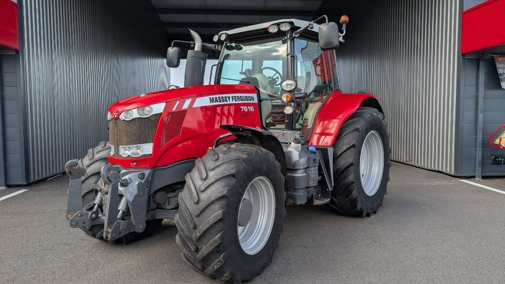 Massey Ferguson 7616 Dyna-6 Tractor €43,000