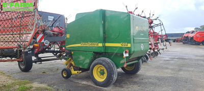 E-FARM: John Deere 568 - Presă de balotat - id VYX4SL4 - 10.000 EUR - Anul: 2005 - Numărul total de baloți produși: 14.000,Franța