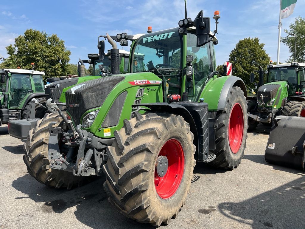 Fendt 724 Vario Tractor €120,000