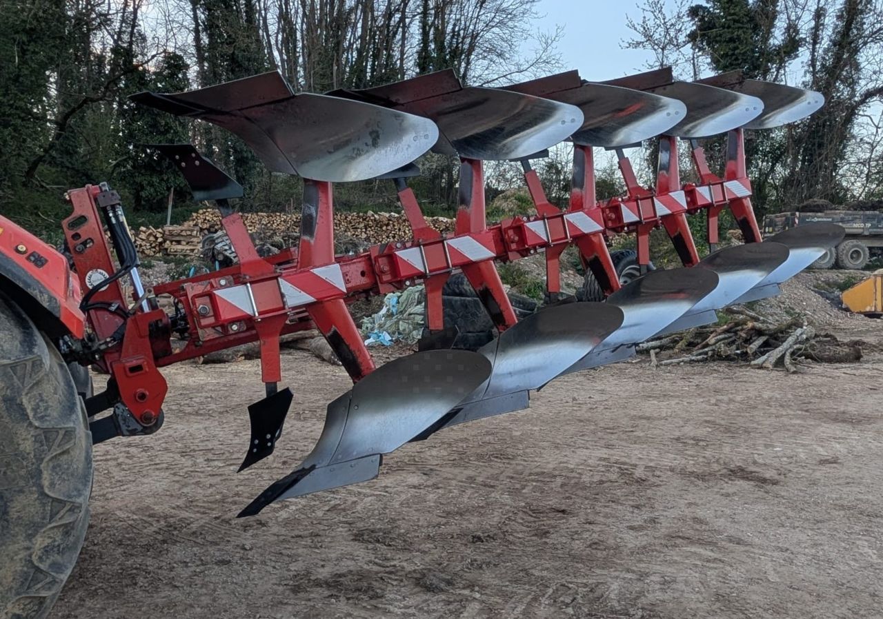 GREGOIRE BESSON 5 corps + 1 Plough €8,900