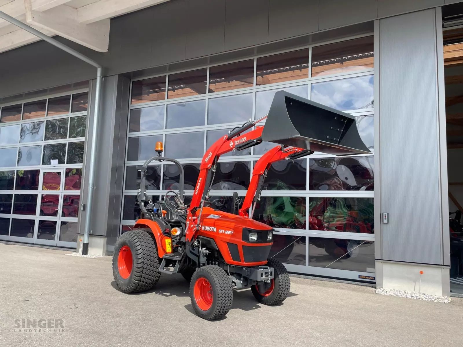 Kubota EK1-261 Tractor €15,546