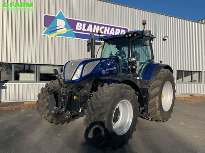 E-FARM: New Holland T7.300 AC - Tractor - id NWKGZDQ - €170,000 - Year of construction: 2023 - Engine hours: 847,Engine power (HP): 275,France