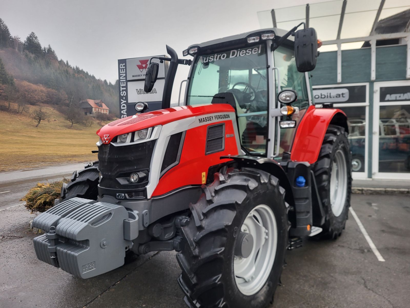 Massey Ferguson 6S.135 Tractor €84,000