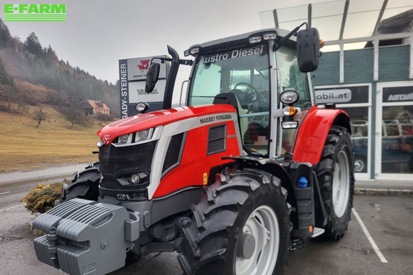 Massey Ferguson 6S.135 Tractor €84,000