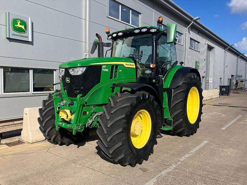 John Deere 6R 215 Tractor €144,812