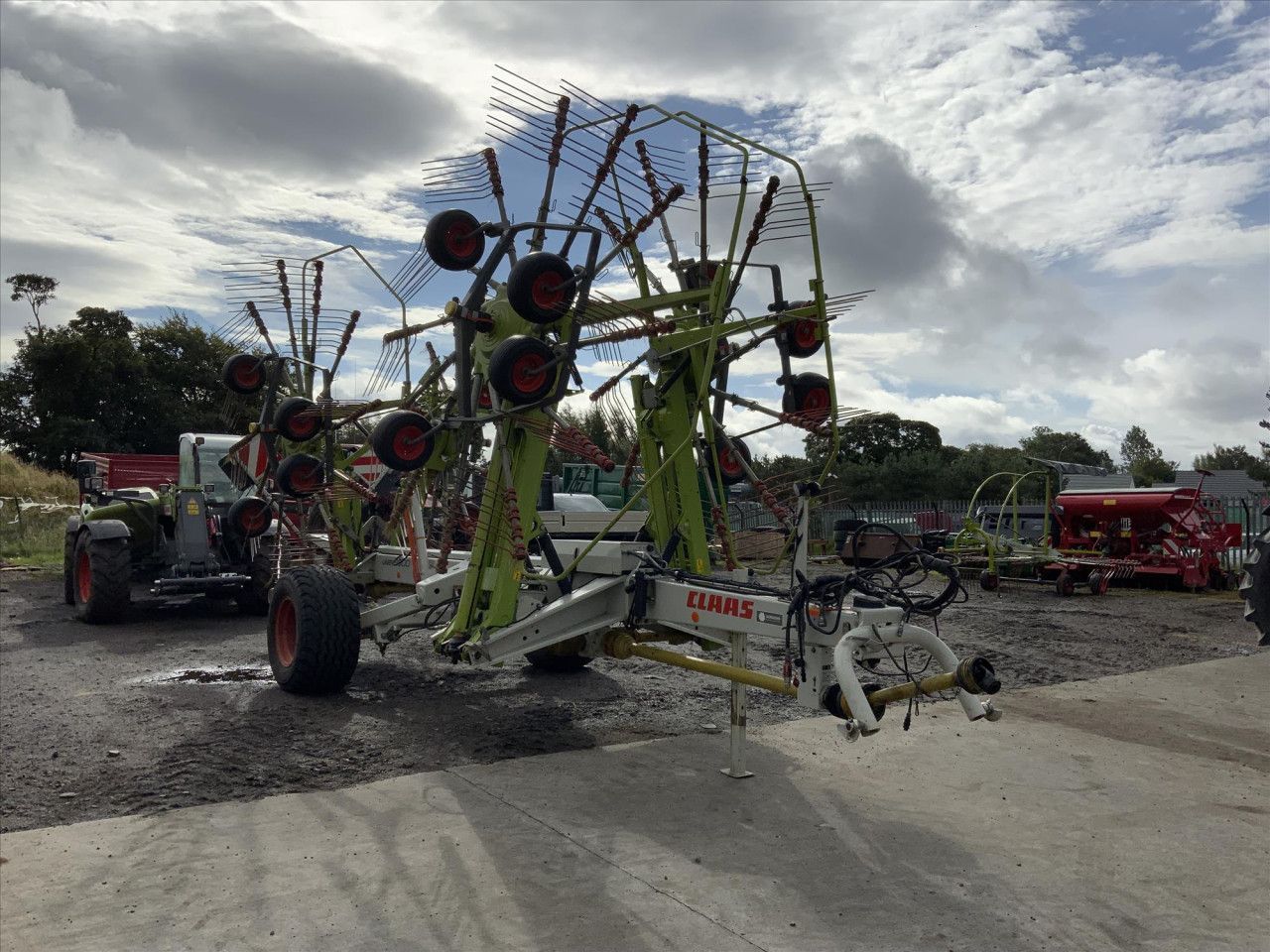 Claas Liner 3600 Tedder €27,977