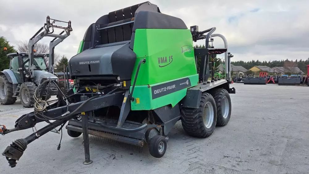 Deutz-Fahr VariMaster 560 Baler