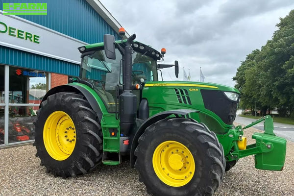 John Deere 6215 R Traktor 133.120 €