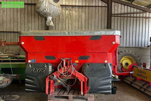Kuhn axis 40.2w Fertiliser spreader €8,900
