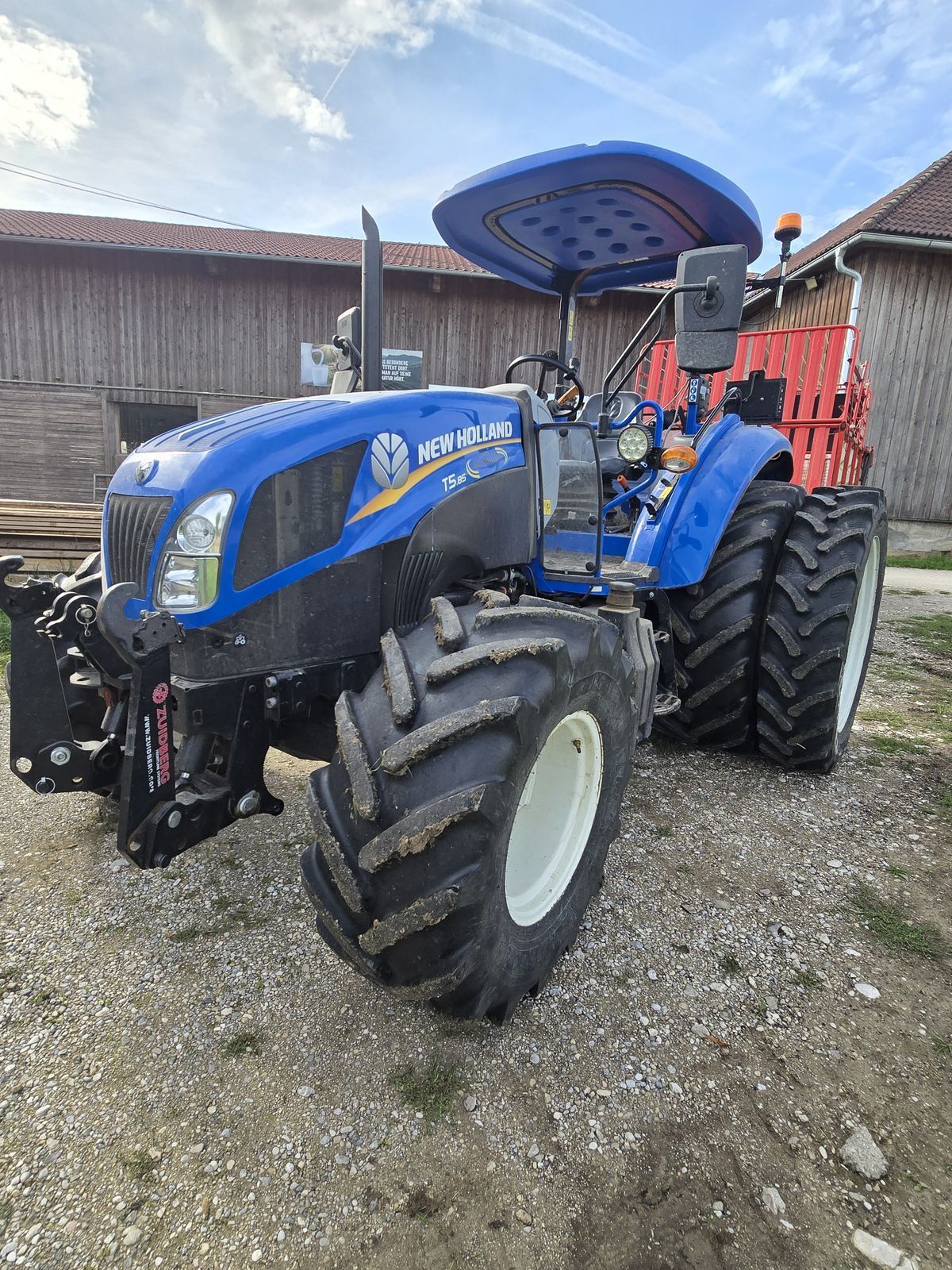New Holland T5.85 Tractor €38,500